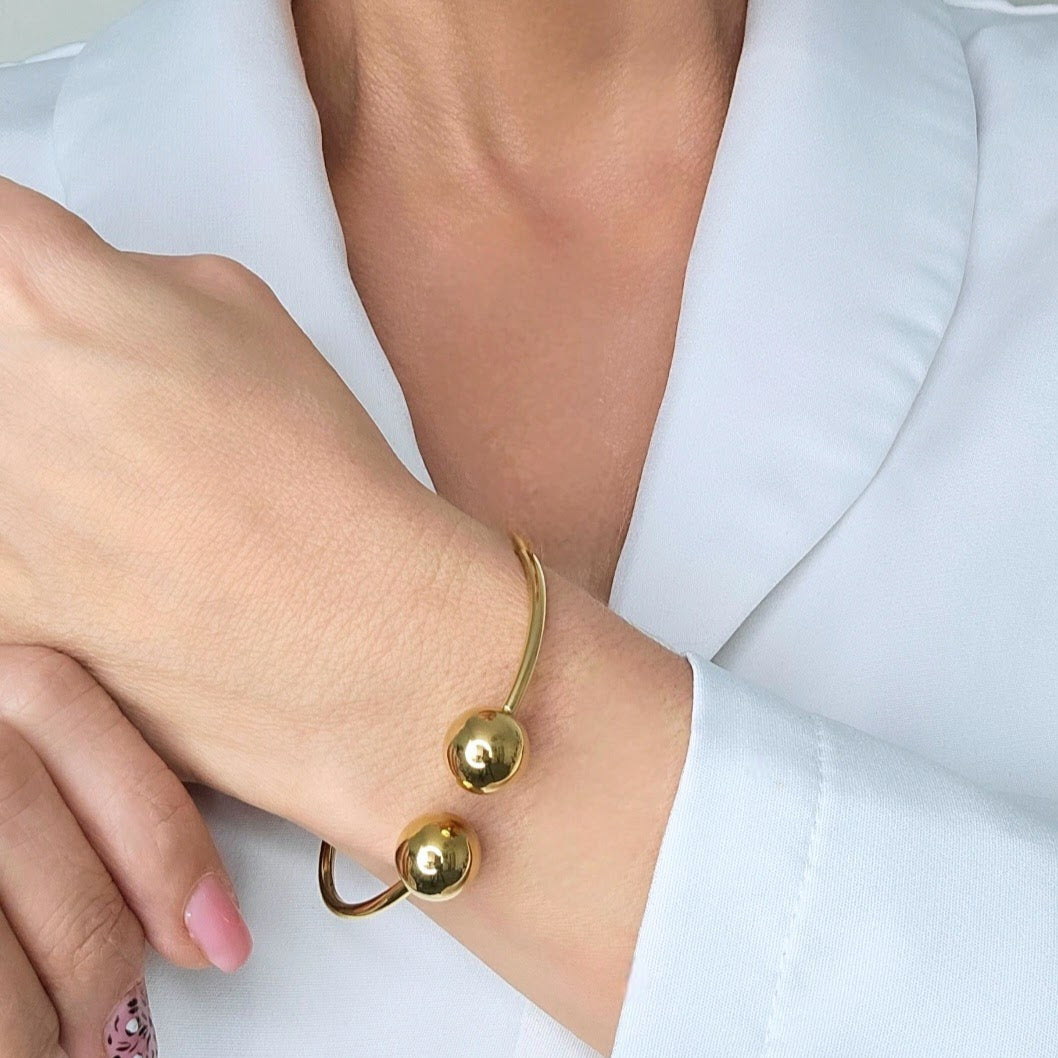 HOOP BRACELET